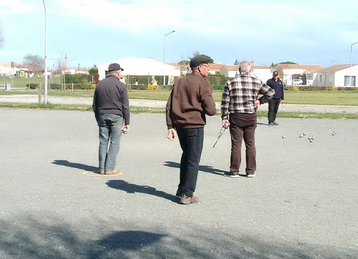 Terrain de pétanque du club LA BOULE COZILLONNE - Cozes