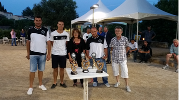 Terrain de pétanque du club LA BOULE HEUREUSE FAYENCE/TOURRETTES - Tourrettes