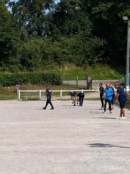 Terrain de pétanque du club La Boule Neuvilloise - Neuville-sous-Montreuil
