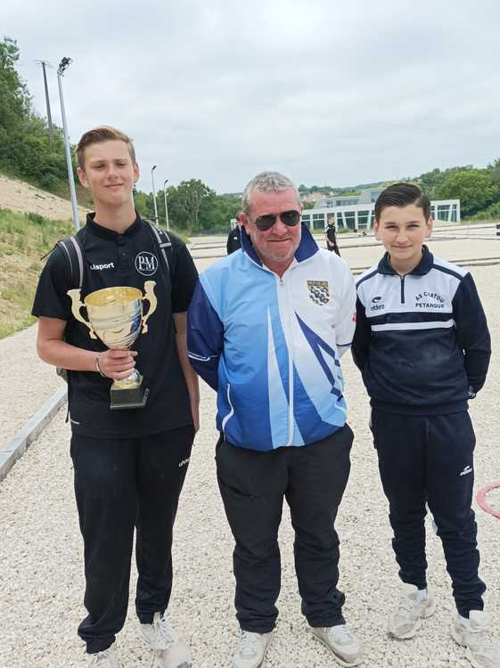 Matthis Candella Croquefer déjà comme un grand !!! - Résultat du club de pétanque Pétancoeurs Mantais